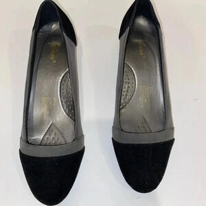 Sofwear suede heels /gray and black 9 wide